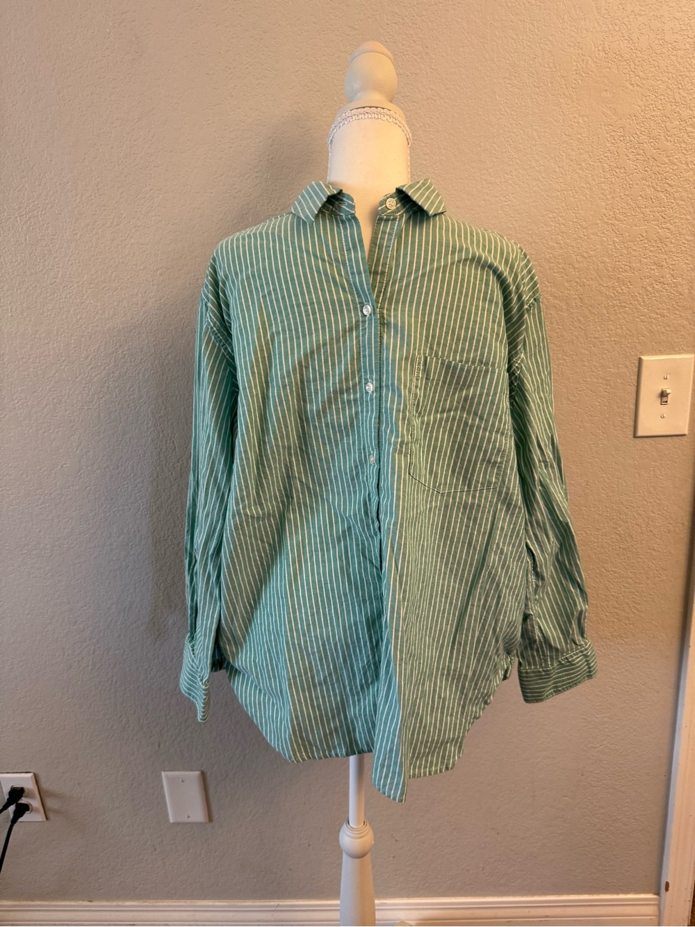 Birds of Paradis by Trovata Blake Oversized Button Down Shirt Green Stripe L